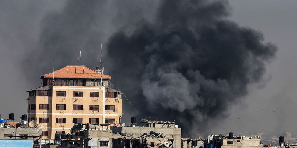 दक्षिणी गाजा पट्टीमा इजरायली बमबारीमा कम्तीमा ४० प्यालेस्टाइनीको मृत्यु