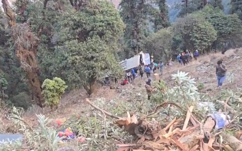 बाग्लुङ बस दुर्घटनामा ज्यान गुमाउनेकाे नाम खुल्याे