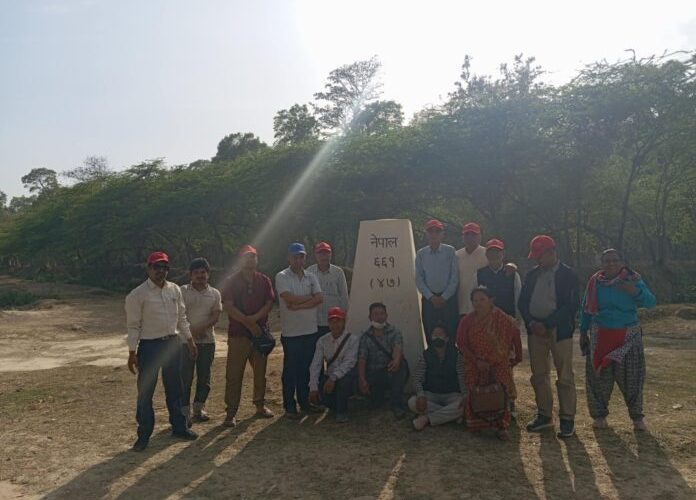 जन सम्बन्ध बिस्तार अभियानको १३औं दिन कुन टोलीले के कार्यक्रम गर्यो ?