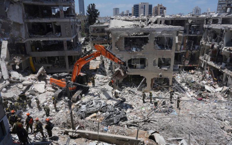 इरान-इजरायल युद्ध: मिसाइल र बम आक्रमण झनै तीव्र