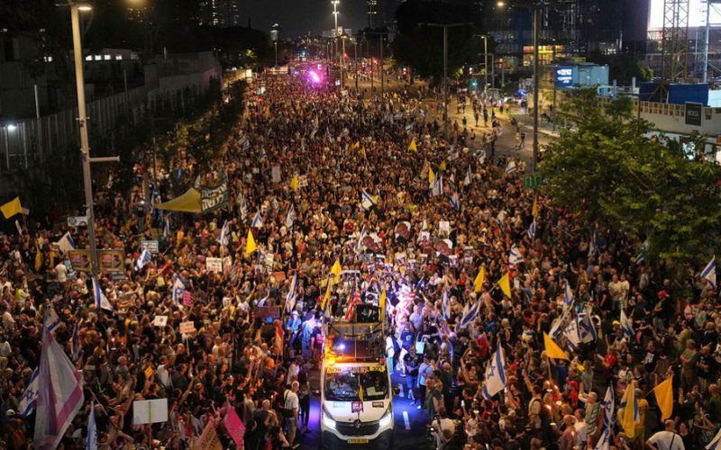 गाजा कब्जा गर्ने निर्णयको विरोधमा हजारौं इजरायली सडकमा