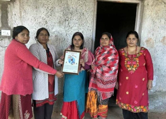 क्रान्तिकारी महिला संगठन नेपालका नेताहरुद्वारा रामप्रसाद खतिवडाको परिवारमा भेटघाट