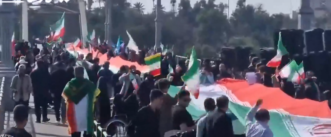 ट्रम्पको धम्कीपछि लाखौँ इरानी नागरिकहरू मानव साङ्लो बनाएर देशैभरी सडकमा