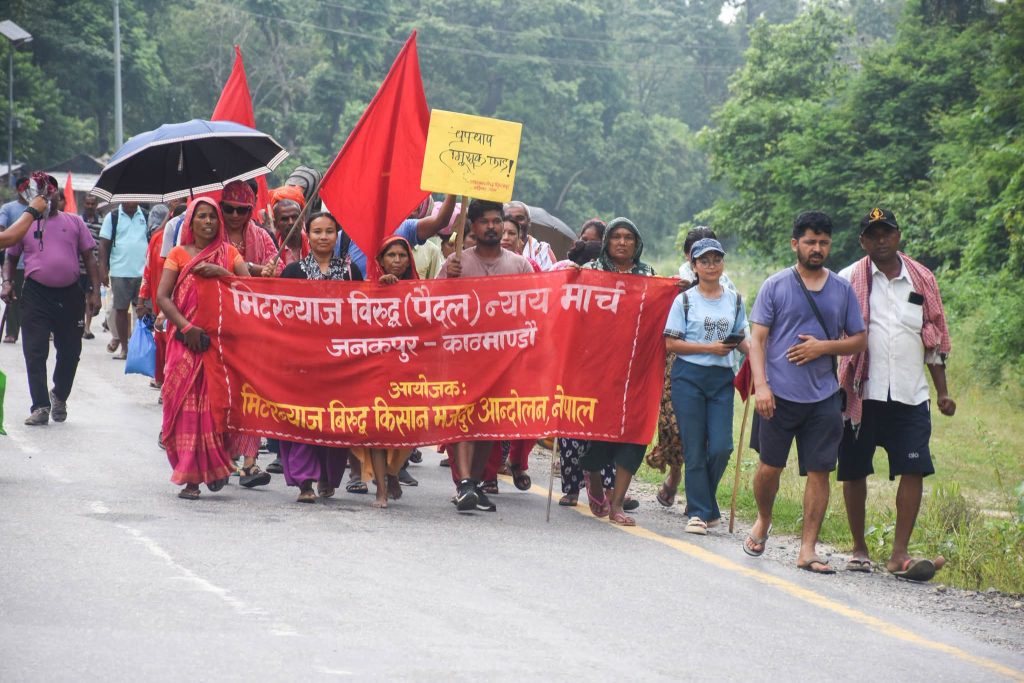 मिटरब्याज विरुद्धको पैदल न्याय मार्च आज चौथो दिनमा प्रवेश, लालबन्दीबाट काठमाडौँतर्फ अघि बढ्यो