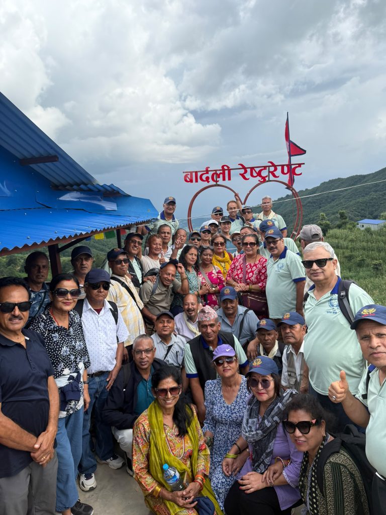 बार्दली रेस्टुरेन्ट एन्ड फरेस्ट भ्यु होमस्टे’ मा पूर्व बैंकरहरूको भब्य स्वागत, आतिथ्यतामा सञ्चालक निर्मला र गोविन्दको उदाहरणीय कदम