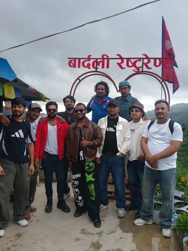 बार्दालि रेस्टुरेन्ट्मा “तिमीलाई सुनाउन” बोलको गीत सार्वजनिक,